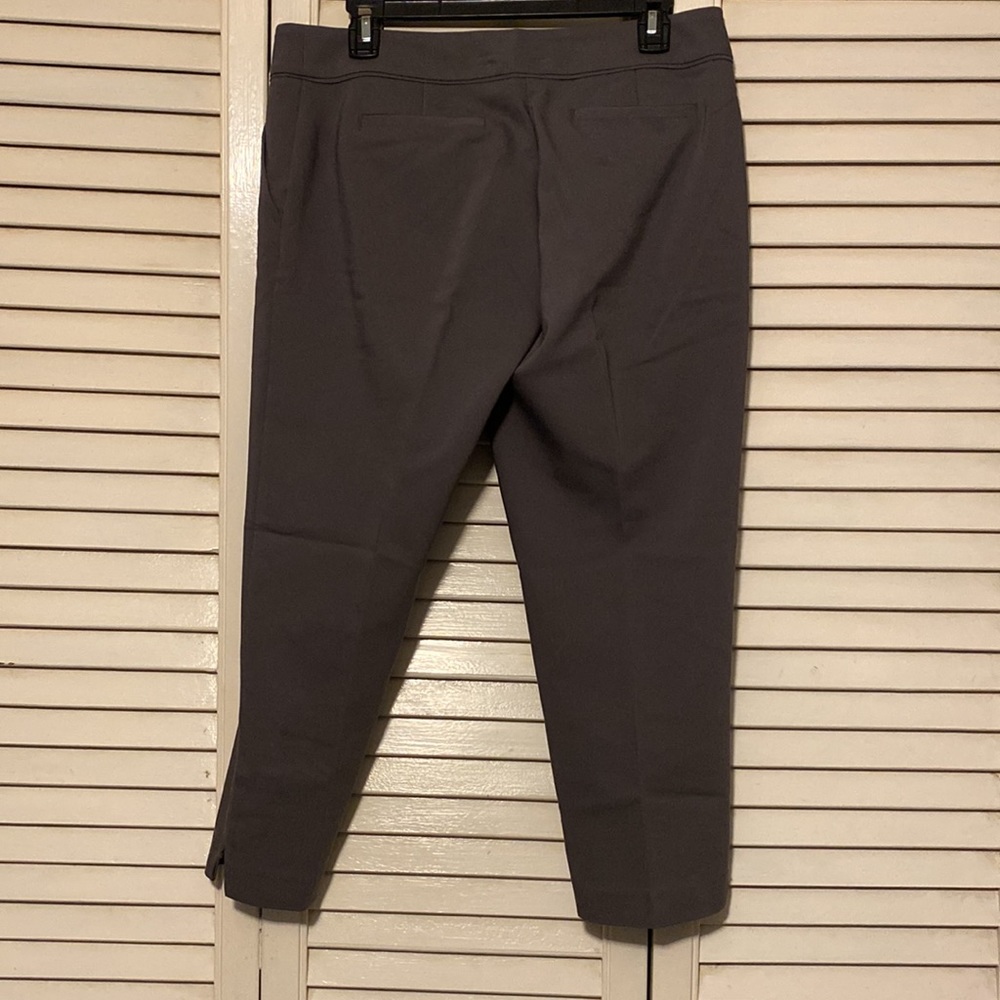 APT. 9 capris - Picture 4 of 4